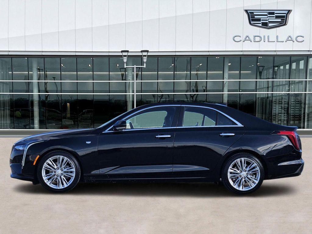 Cadillac CT4 2022