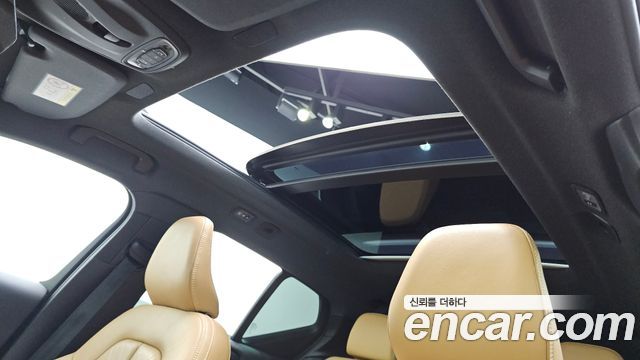 Volvo XC40 2021
