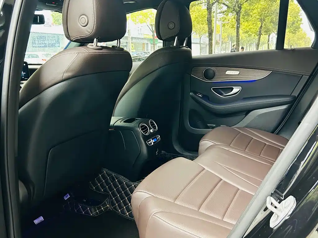 Mercedes-Benz GLC 2023