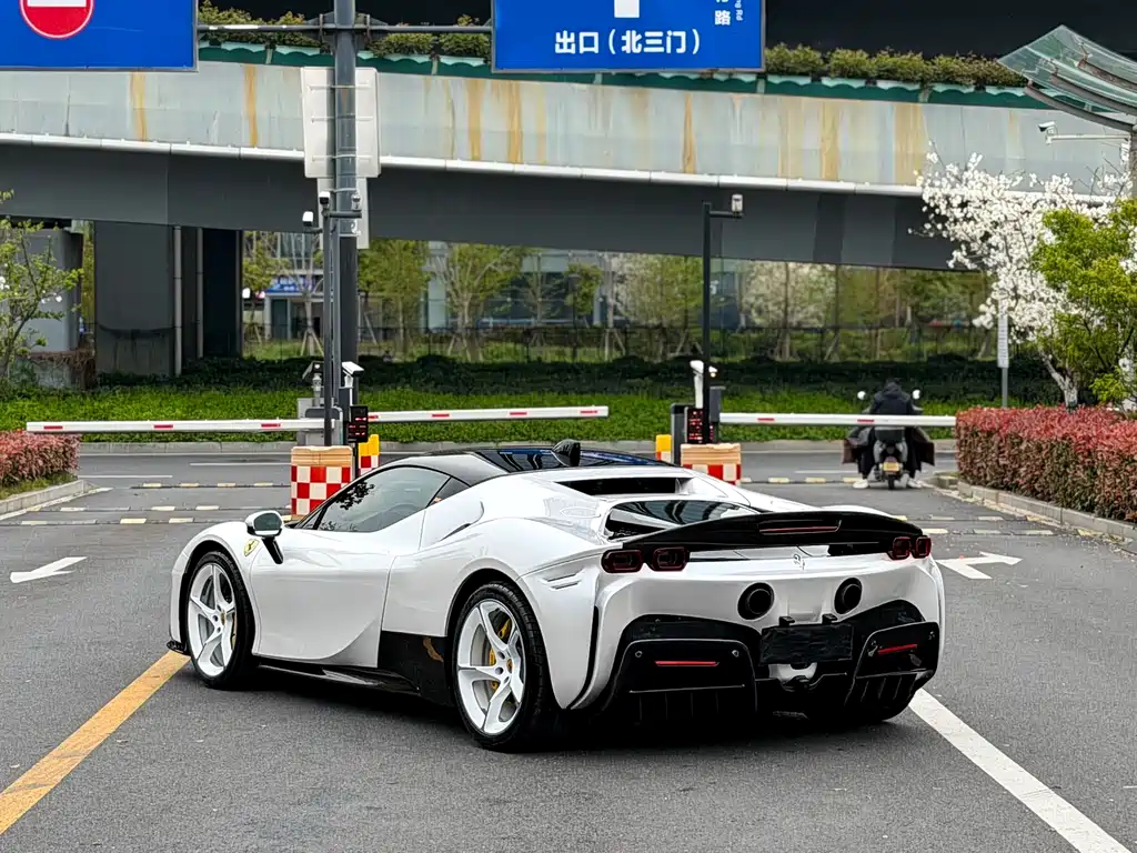 Ferrari SF90 2022