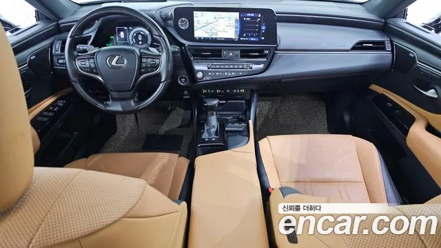 Lexus ES 2022