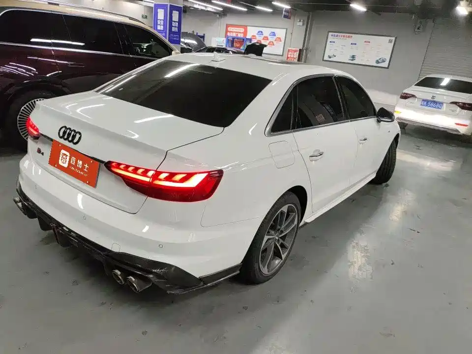 Audi A4 2021