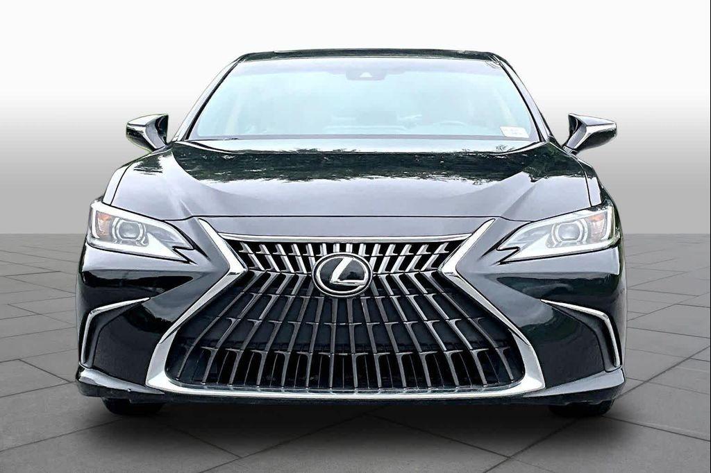 Lexus ES 2022