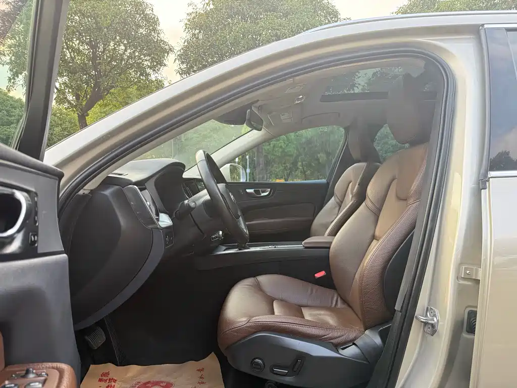 Volvo XC60 2021