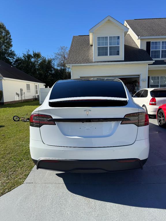 Tesla Model X 2022