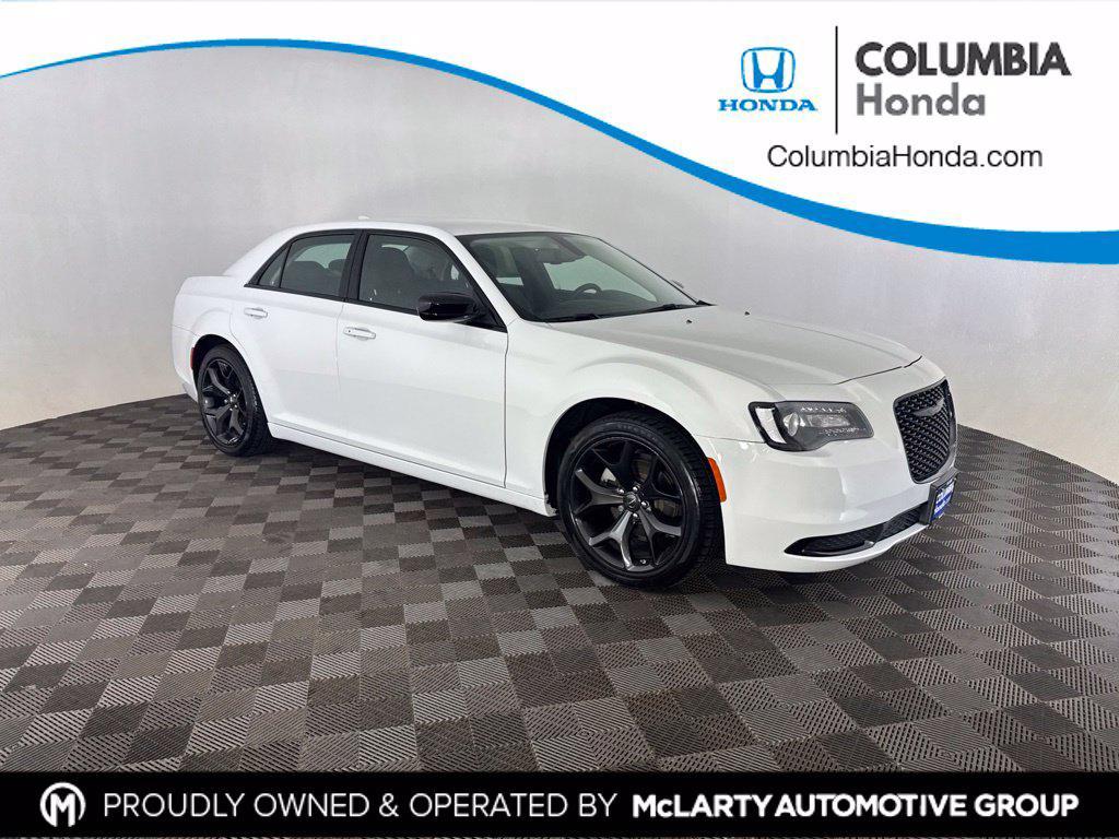Chrysler 300 2022