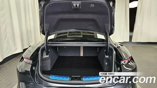 Porsche Taycan 2021