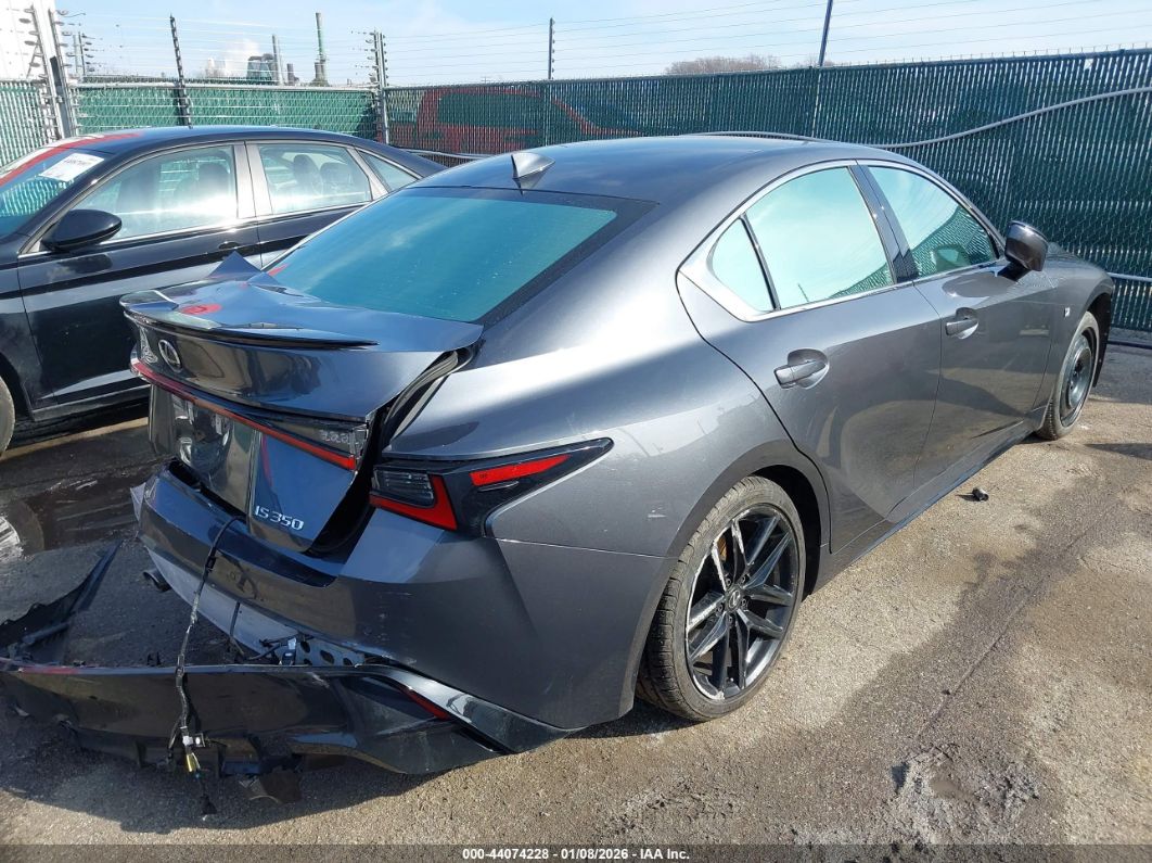 Lexus IS 2024