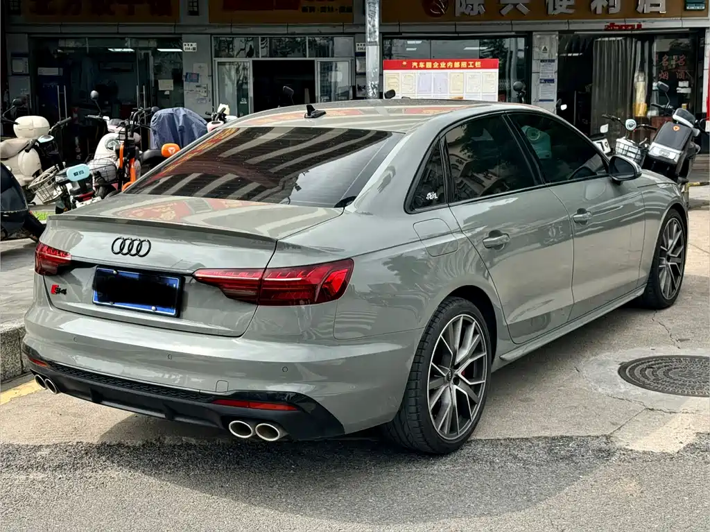 Audi S4 2023