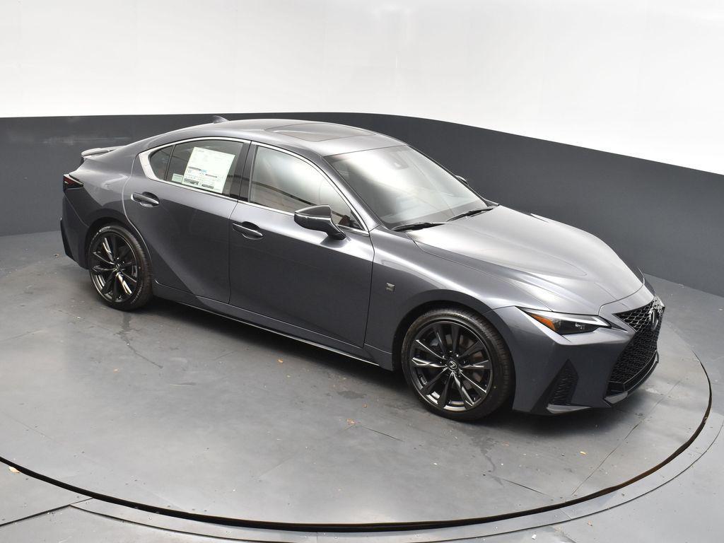 Lexus IS 2025