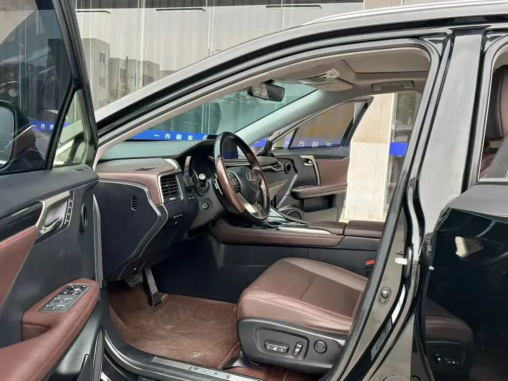 Lexus RX 2022