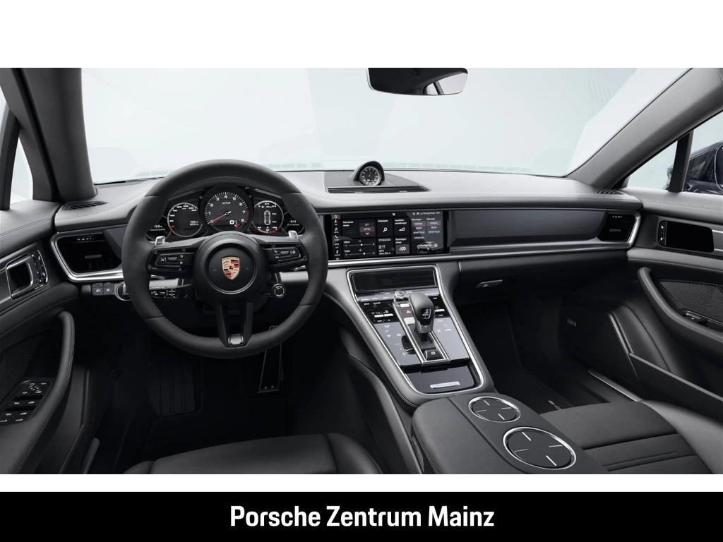 Porsche Panamera 2021