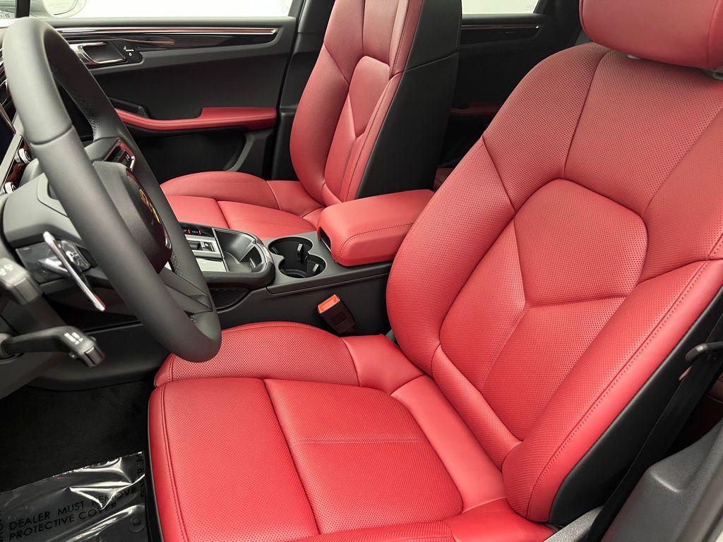 Porsche Macan 2025