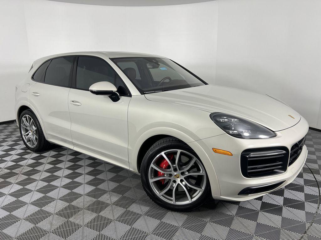 Porsche Cayenne 2021