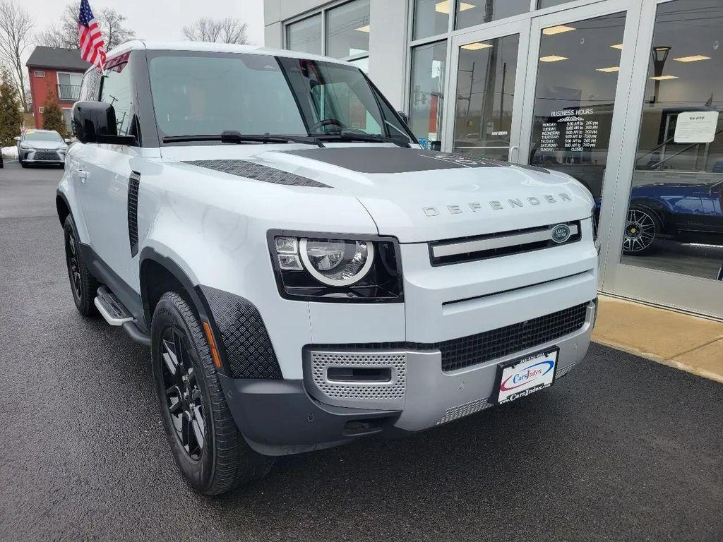 Land Rover Defender 2023