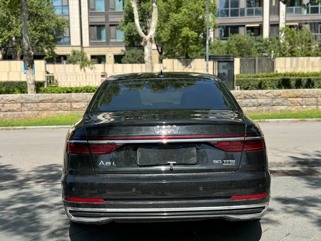 Audi A8 2023