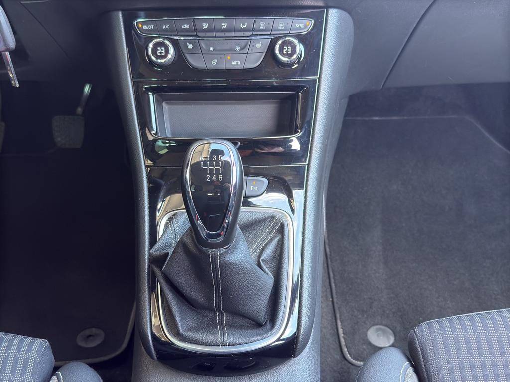Opel Astra 2021