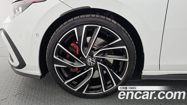 Volkswagen Golf 2024