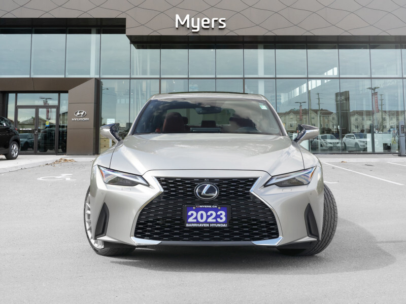 Lexus IS 2023