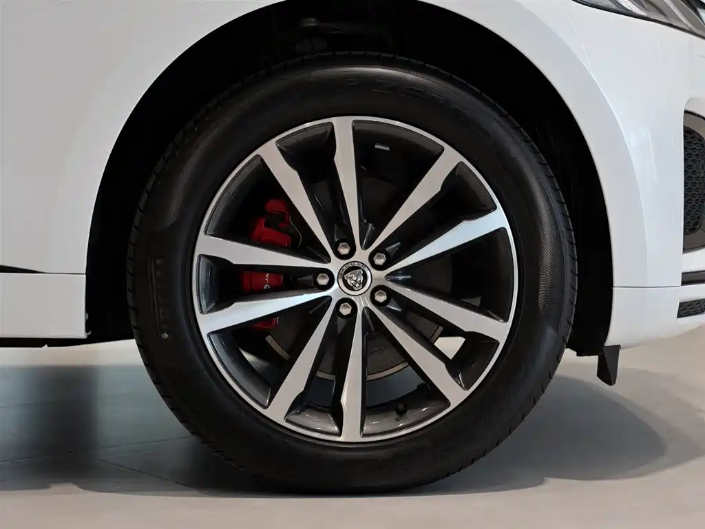 Jaguar F-Pace 2024