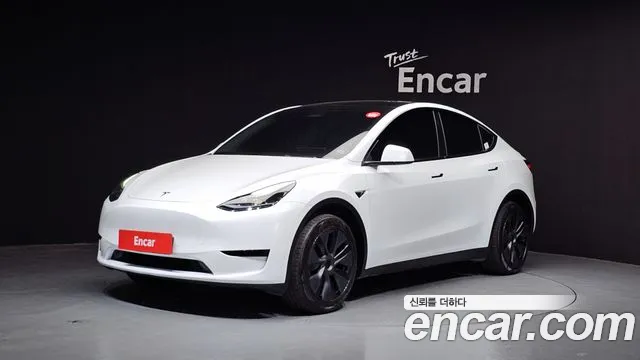 Tesla Model Y 2024
