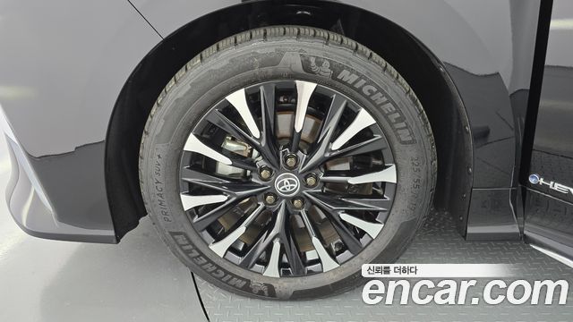 Toyota Alphard 2025