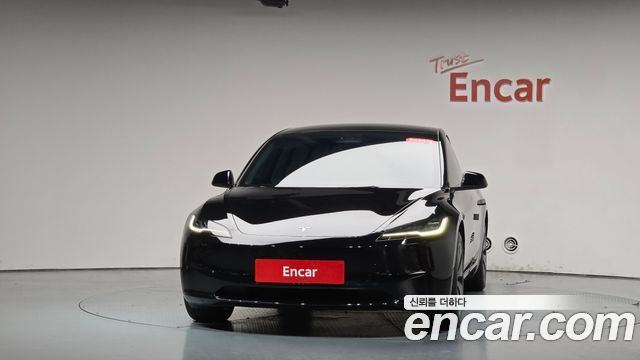 Tesla Model 3 2024