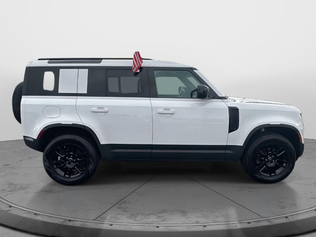 Land Rover Defender 2025