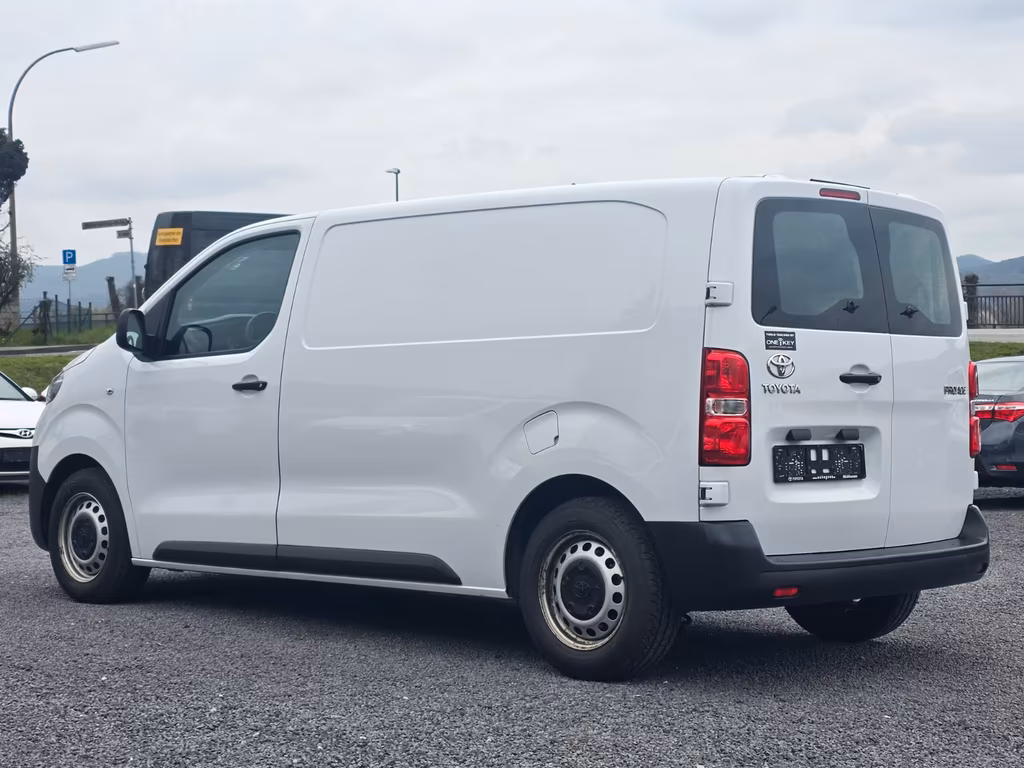 Toyota PROACE (VERSO) 2023