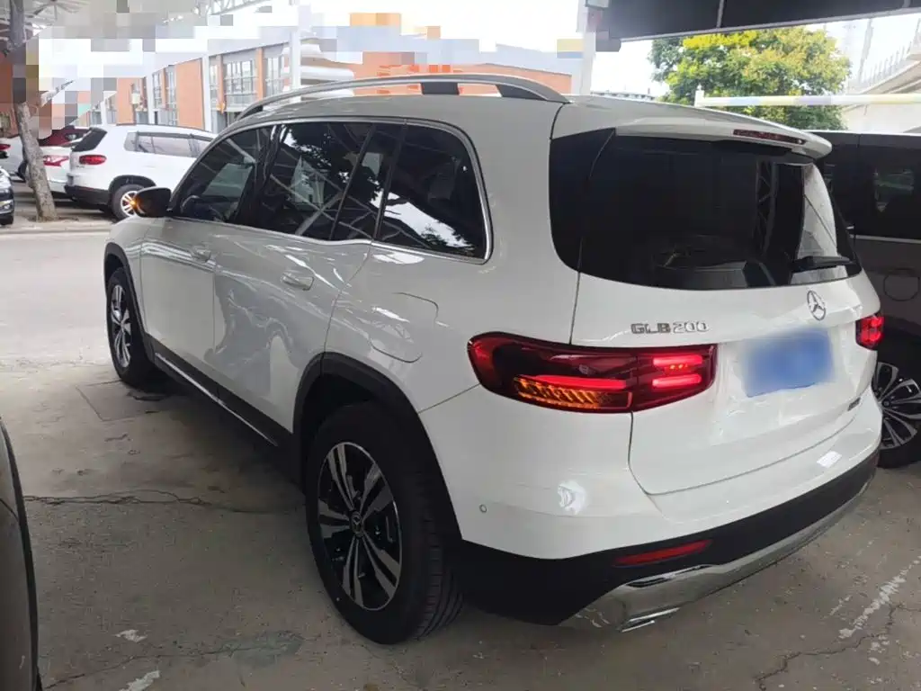 Mercedes-Benz GLB 2024