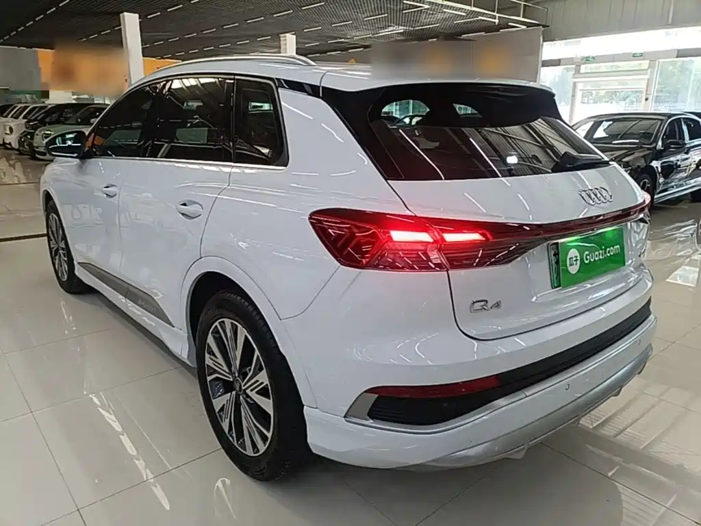 Audi Q4 e-tron 2023