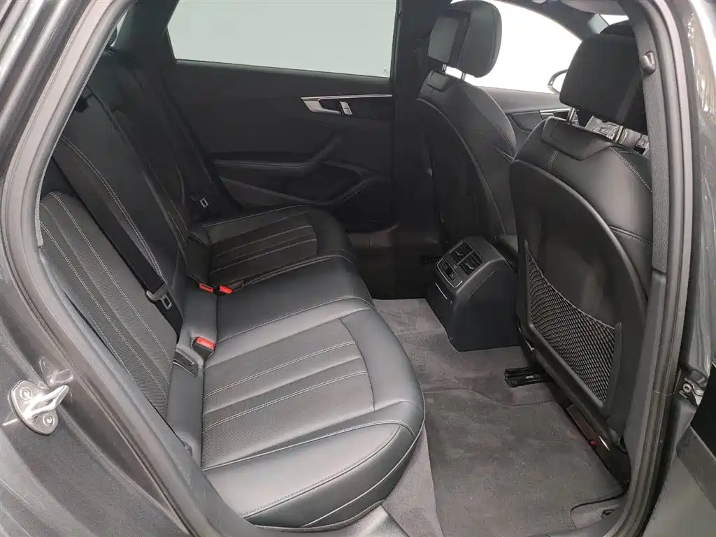 Audi A4 2024