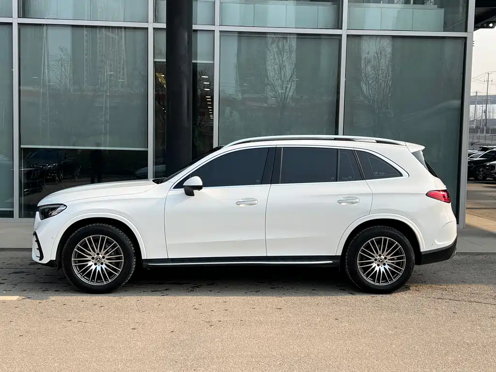 Mercedes-Benz GLC 2025