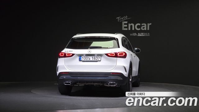 Mercedes-Benz GLA 2021