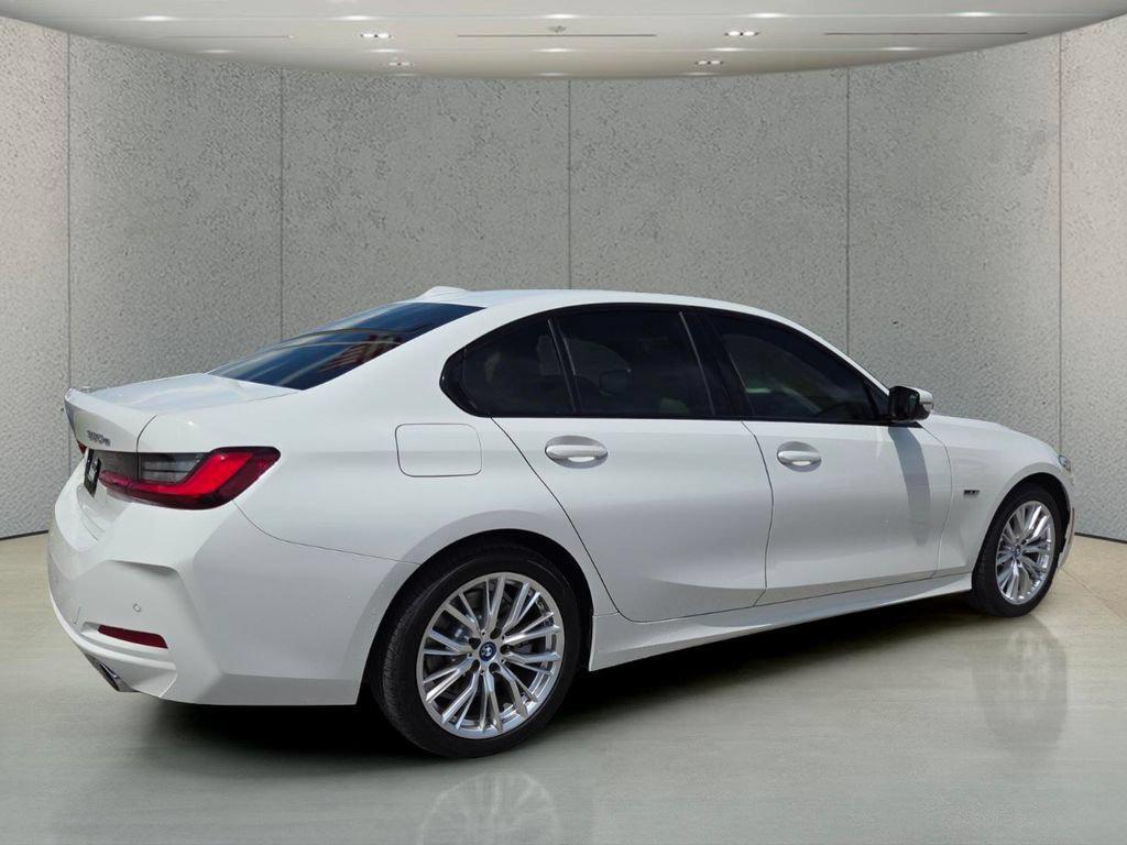 BMW 330 2023