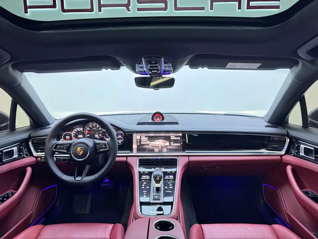 Porsche Panamera 2021