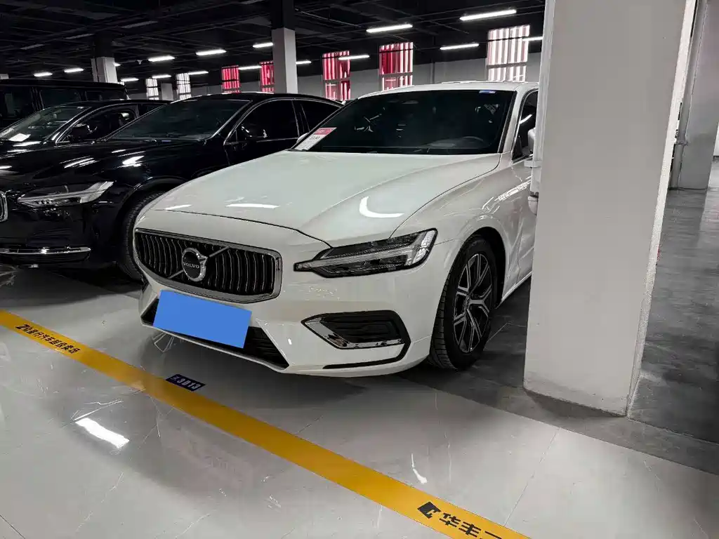 Volvo S60 2024