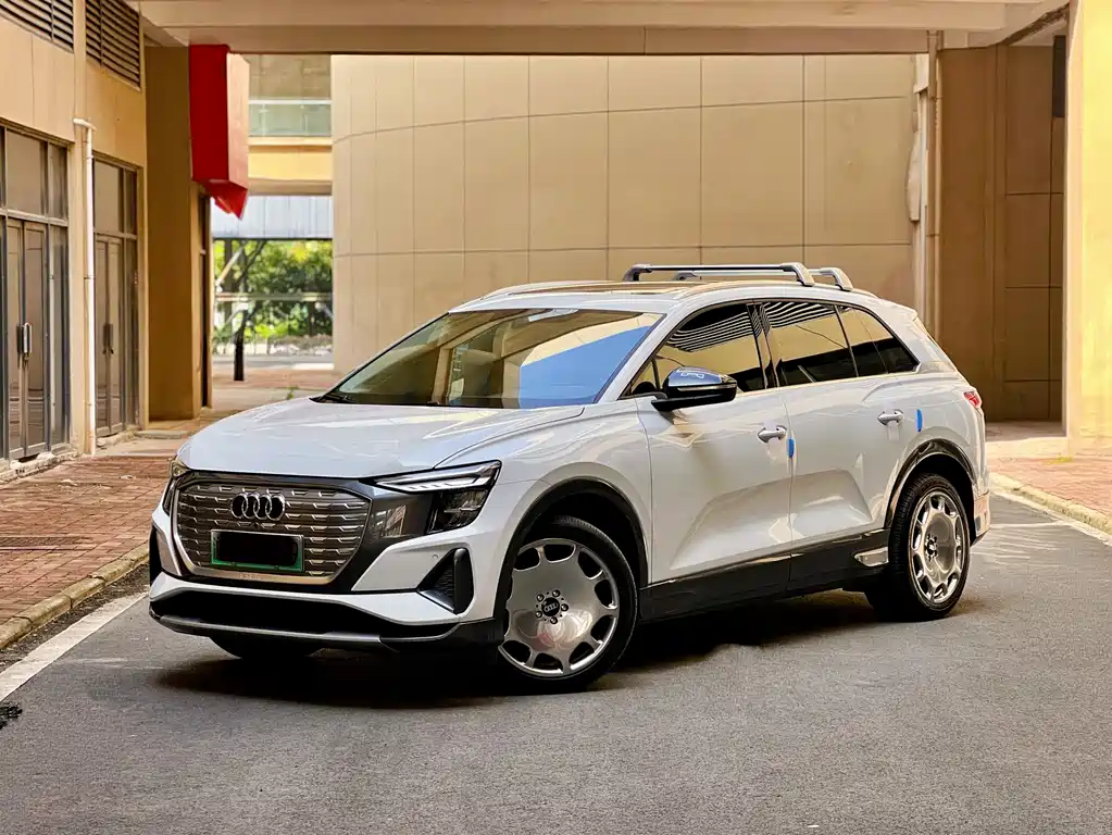 Audi Q5 e-tron 2023