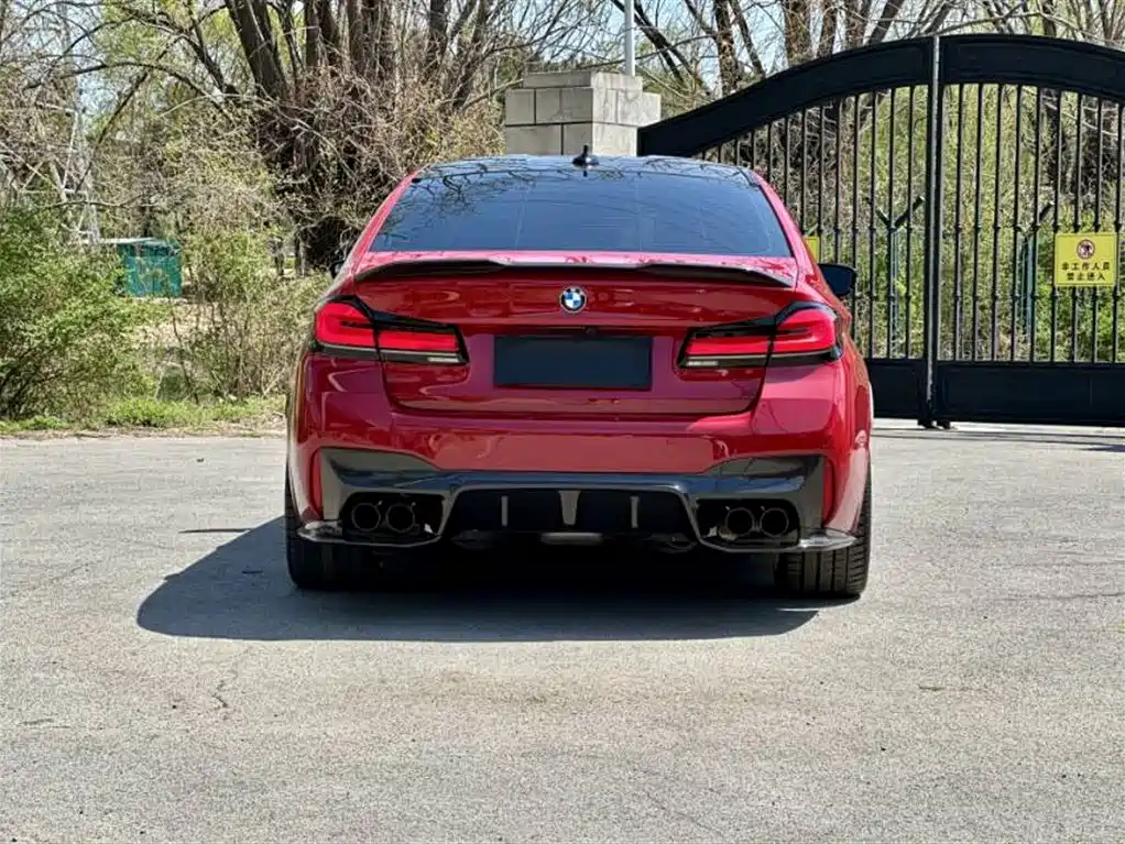 BMW M5 2022