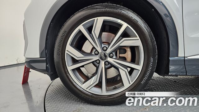 Audi Q4 e-tron 2023