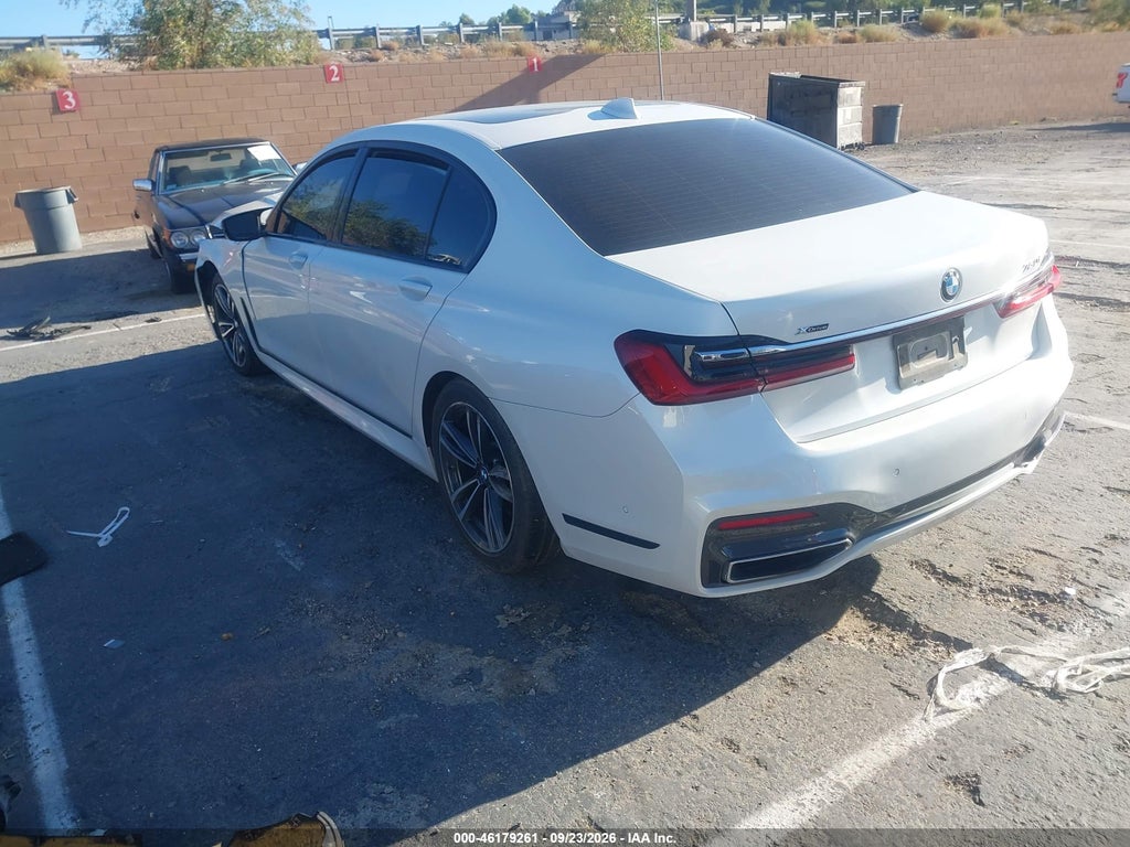 BMW 750 2021