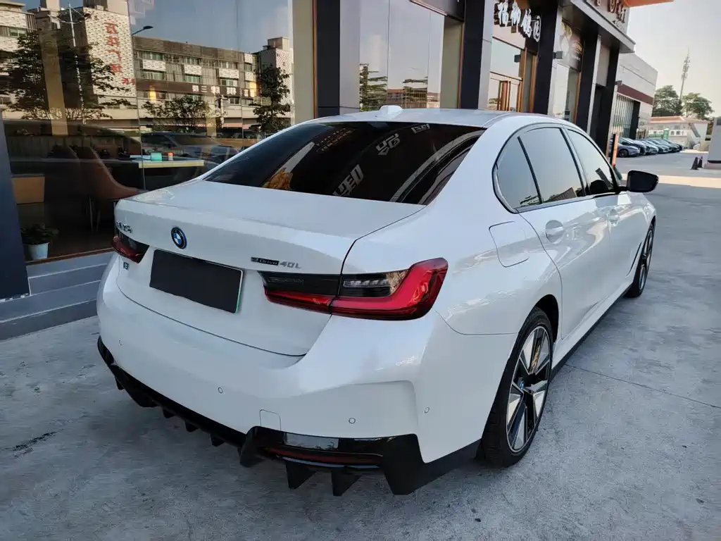 BMW i3 2024