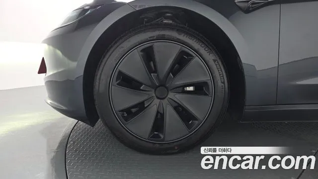 Tesla Model 3 2025