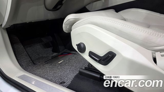 Volvo XC60 2025
