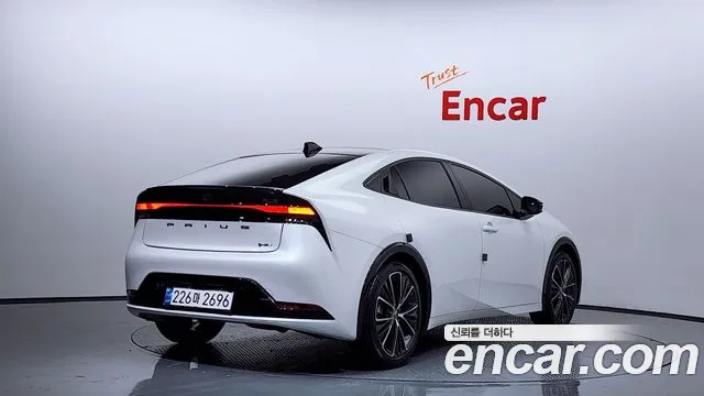 Toyota Prius 2024