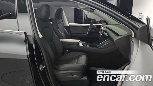 Tesla Model Y 2025