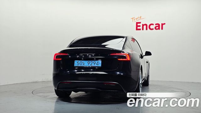 Tesla Model 3 2024