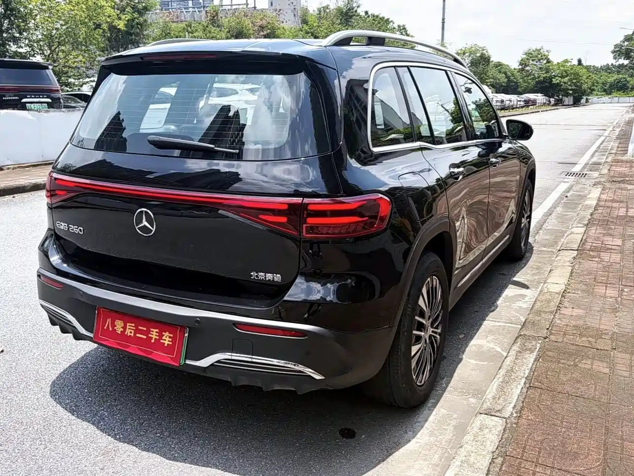 Mercedes-Benz EQB 2025