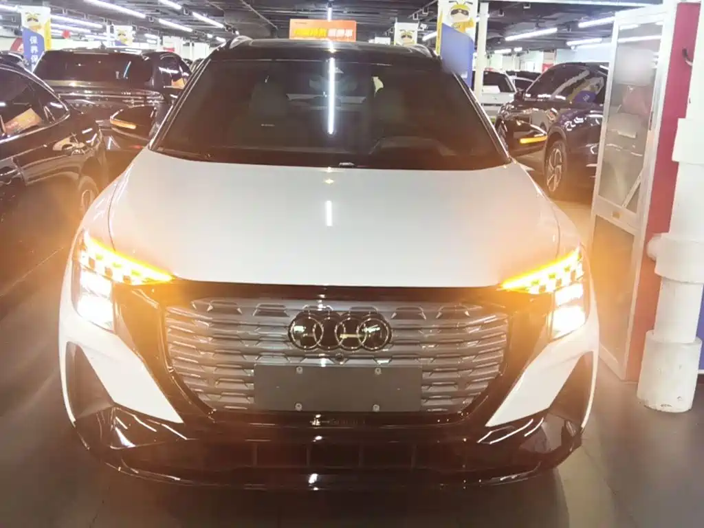 Audi Q5 e-tron 2024