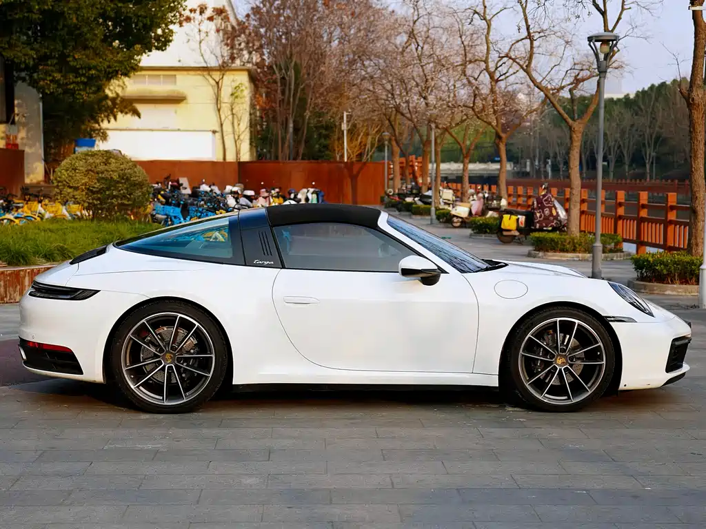 Porsche 911 2023